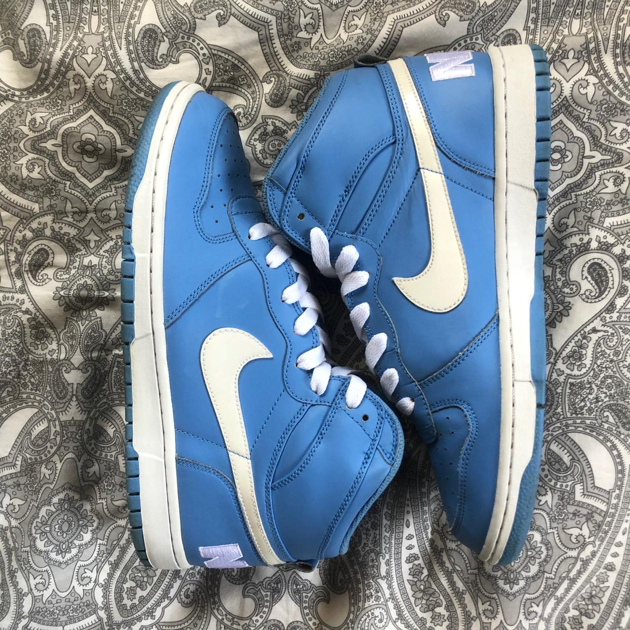 mens white and blue nike trainers
