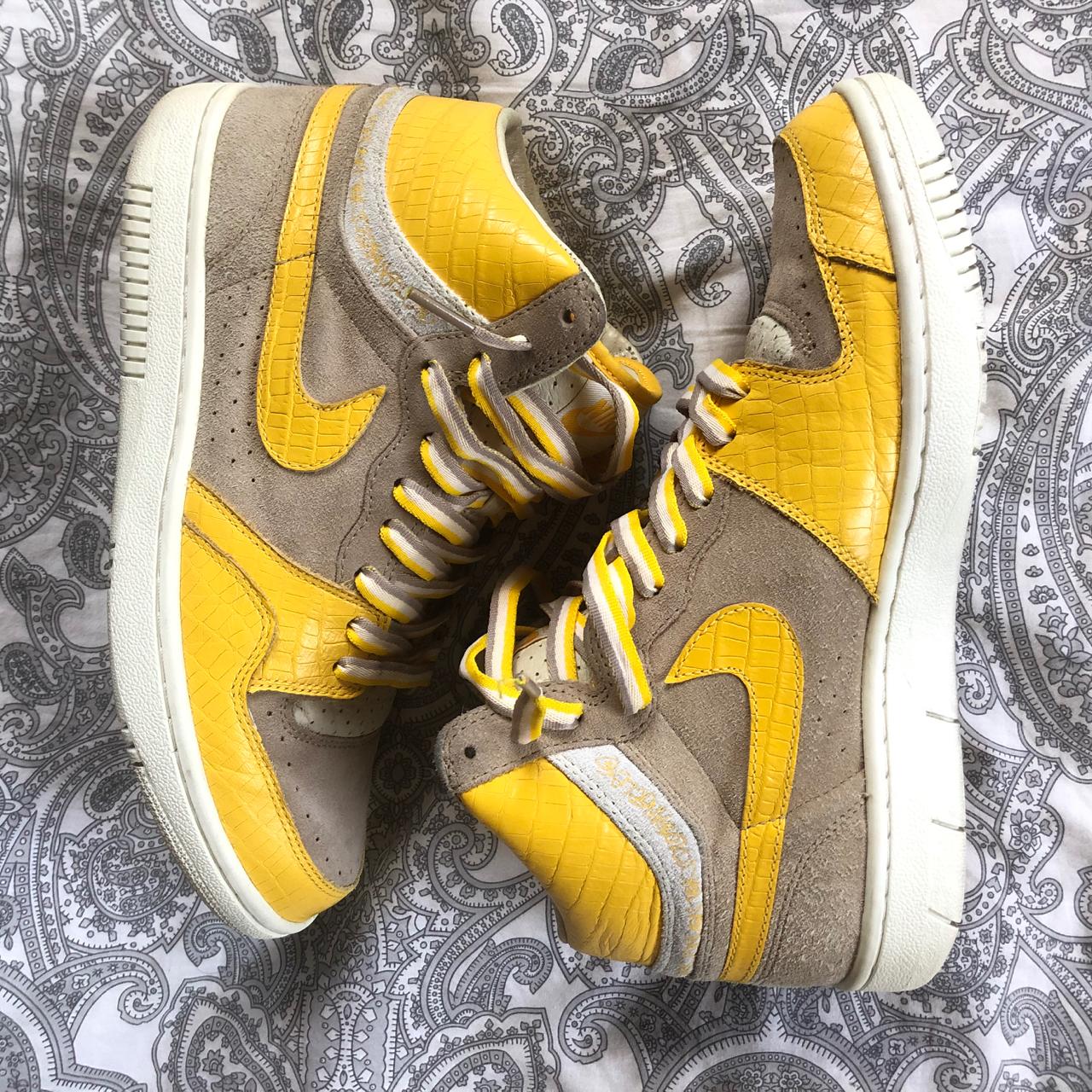 Nike Men's Yellow and White Trainers Depop