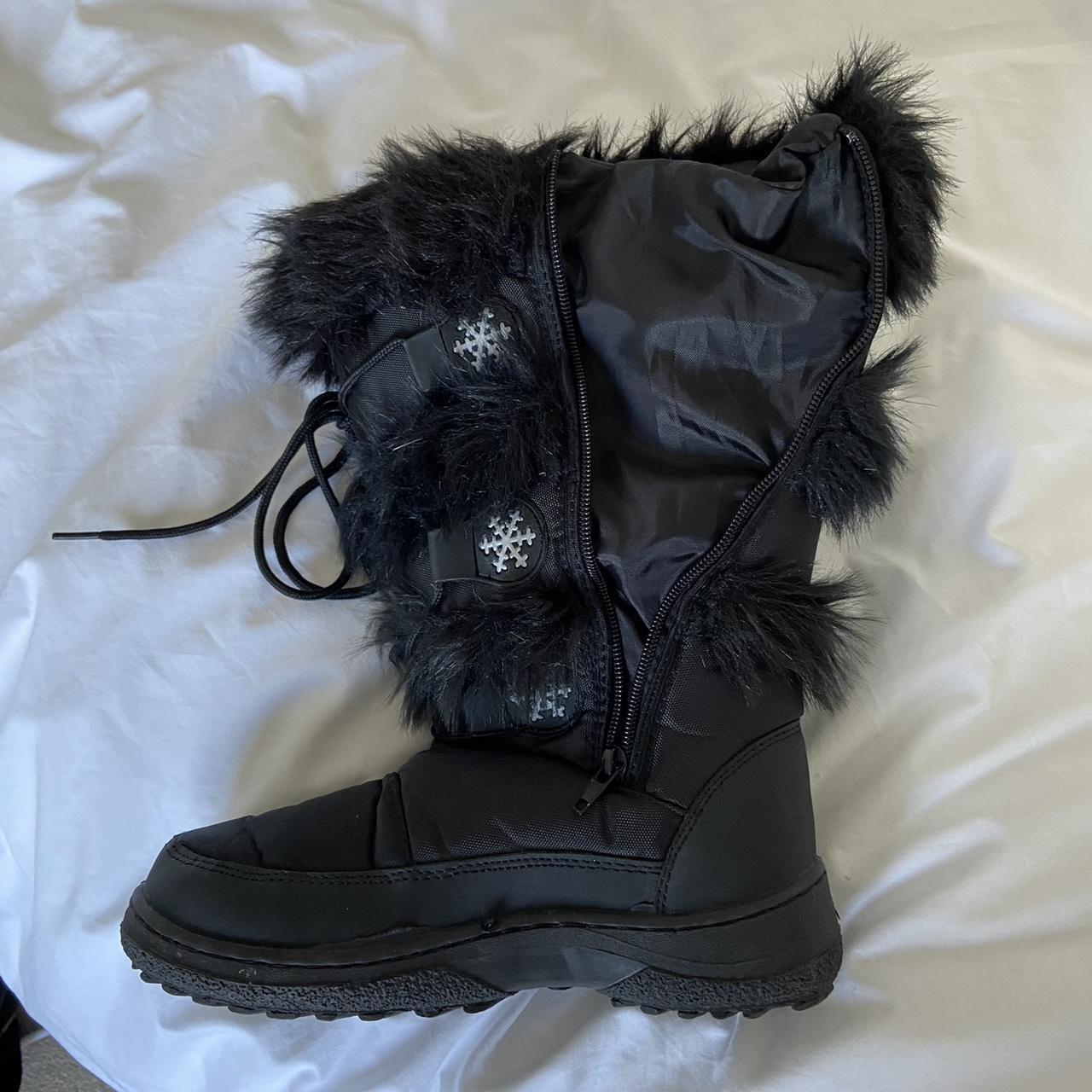 Snow boots!! Black furry boots with lace up detail... - Depop