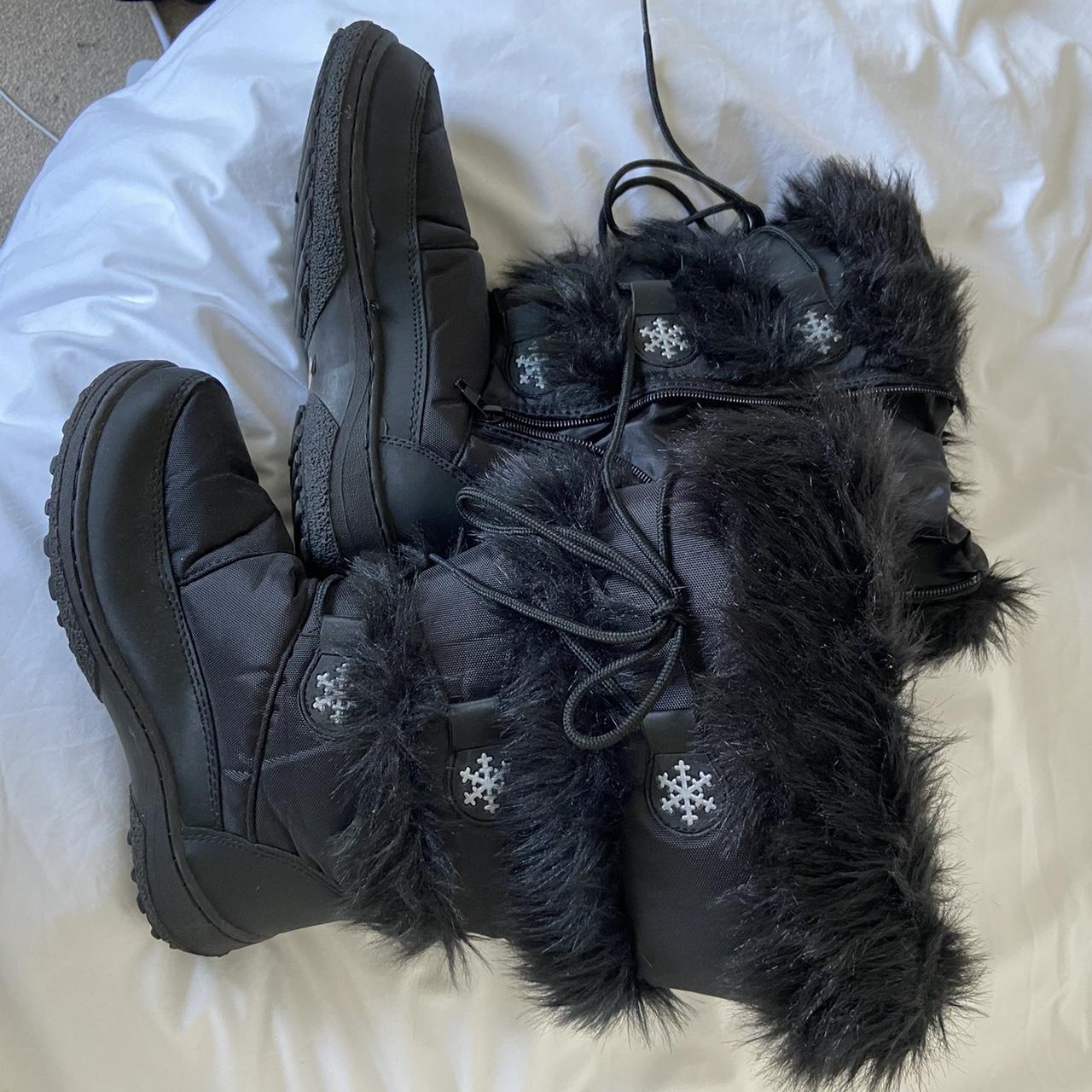 Snow boots!! Black furry boots with lace up detail... - Depop