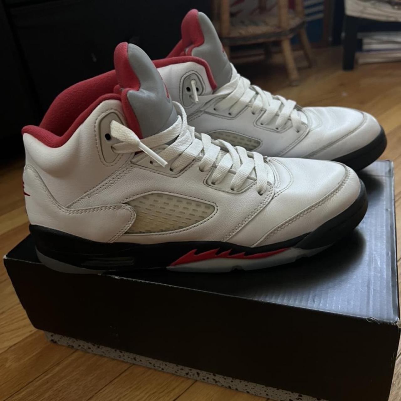 jordan 5 one red one yellow