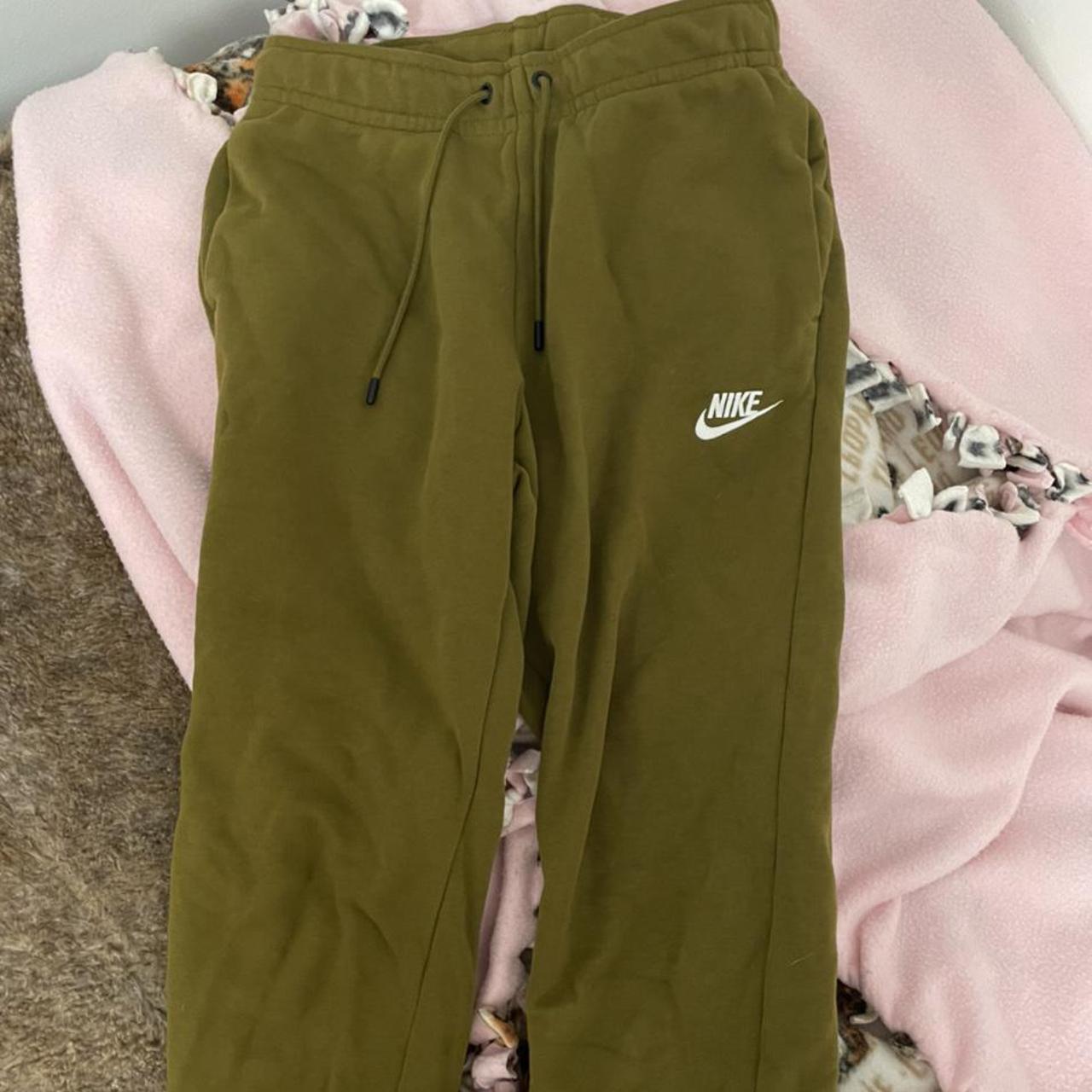 nike olive green sweatpants womens