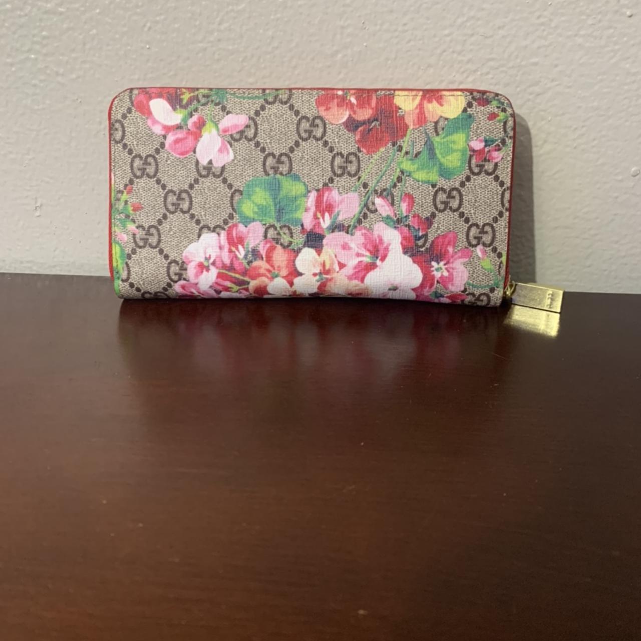 Gucci GG Supreme blooms pouch in pink. In excellent - Depop