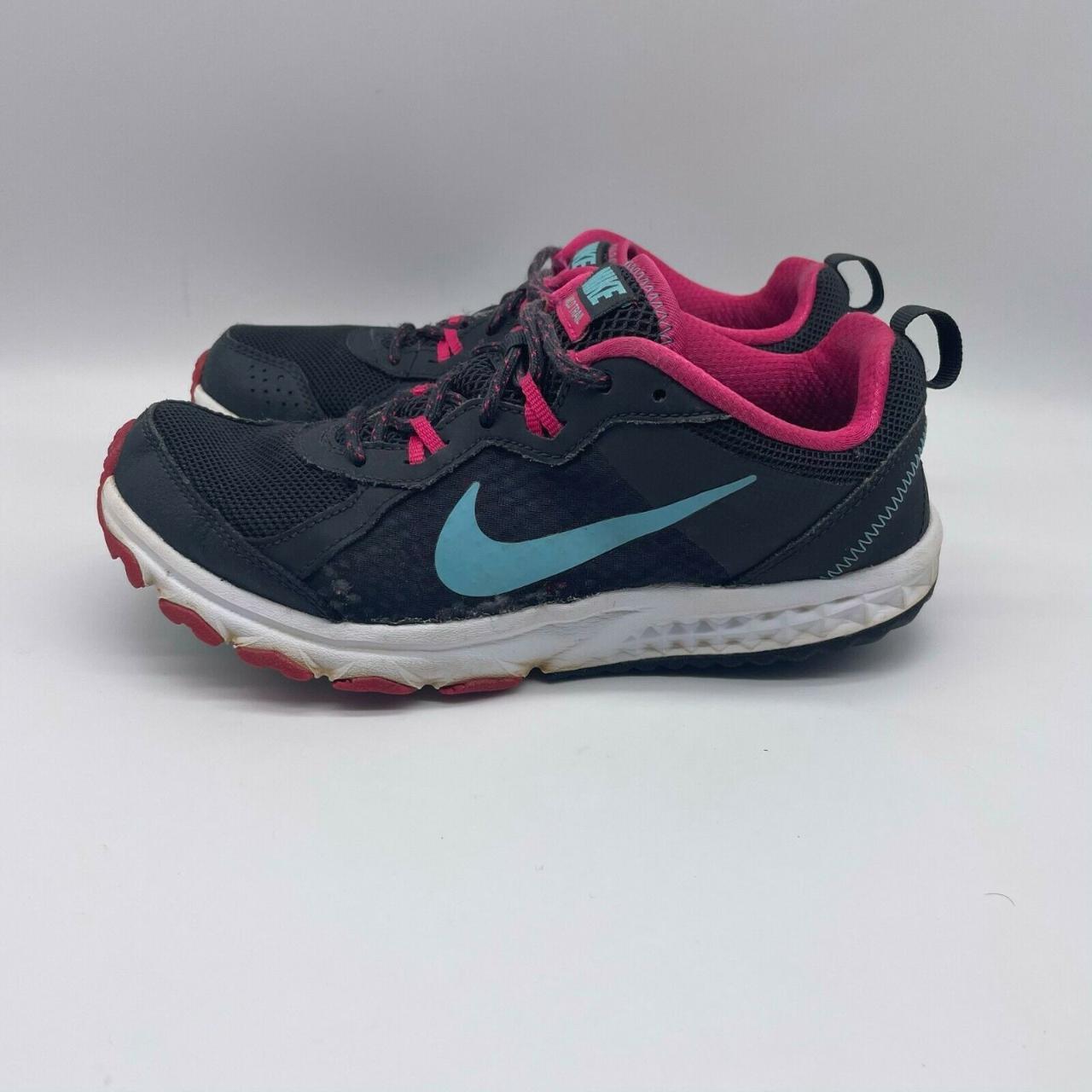 Nike Women's Black and Pink Trainers