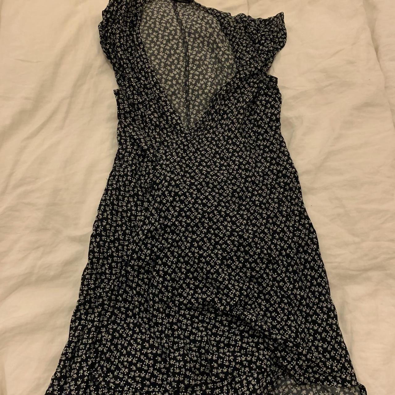 Brandy Melville floral navy dress - Depop