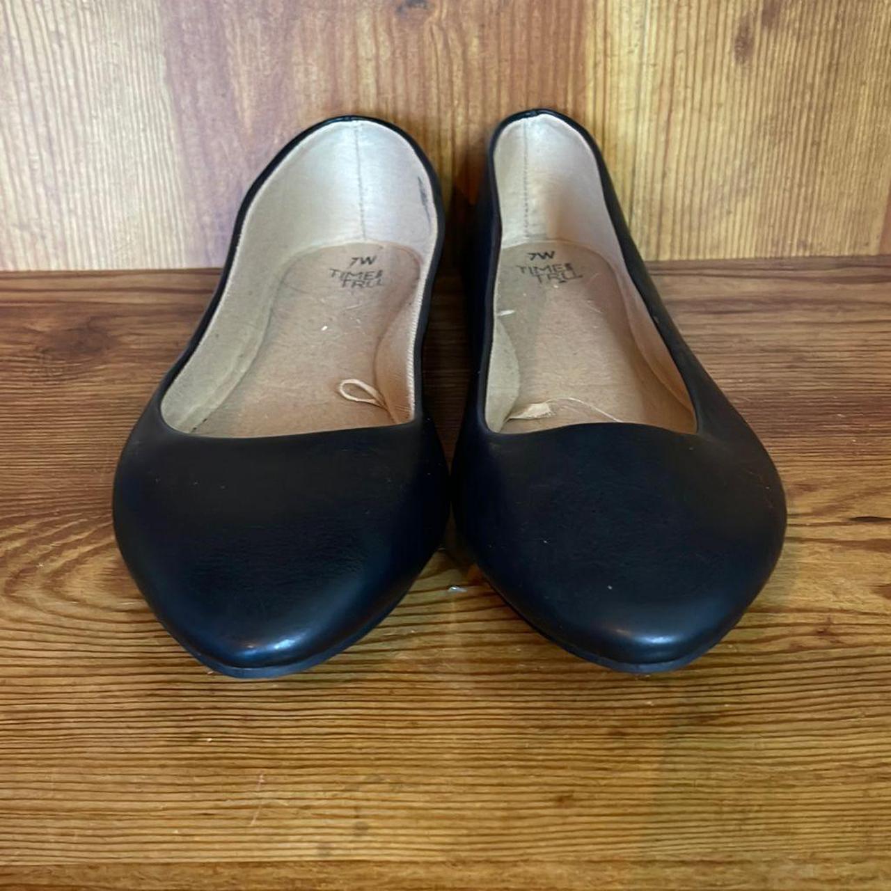 Time and Tru Black Flats size 7w (805) #TimeAndTru... - Depop