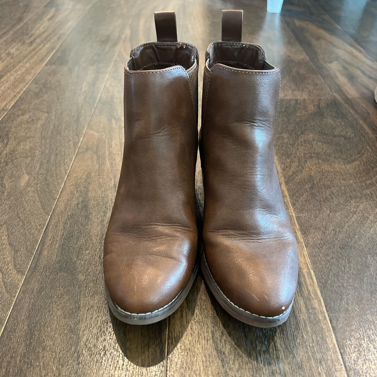 AE CHELSEA BOOTS very minor creases in leather shown... - Depop