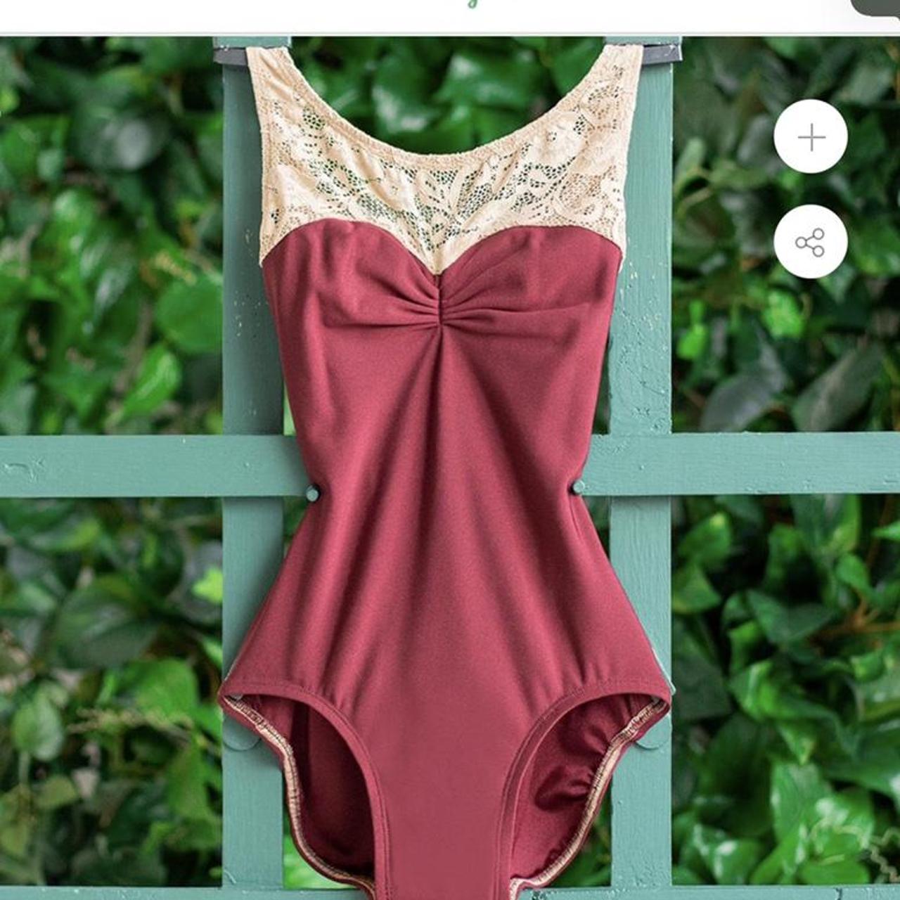 Lucky Leo small burgundy & almond lace acorn...