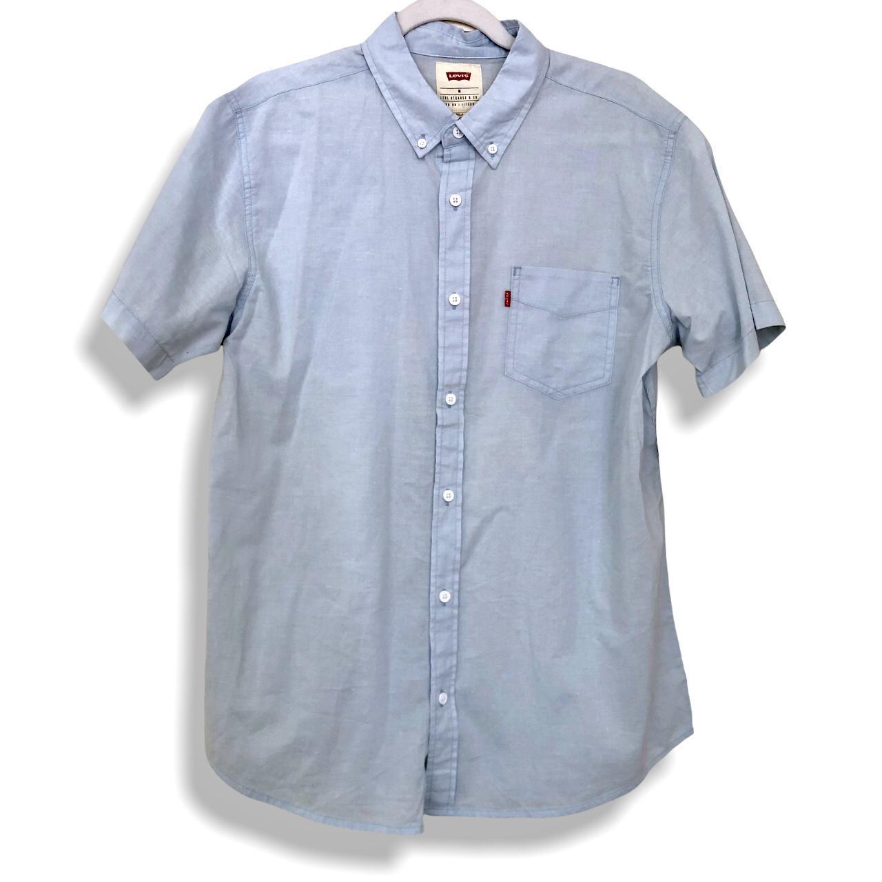 Product Image 1 - NWT Men's chambray Levi's button