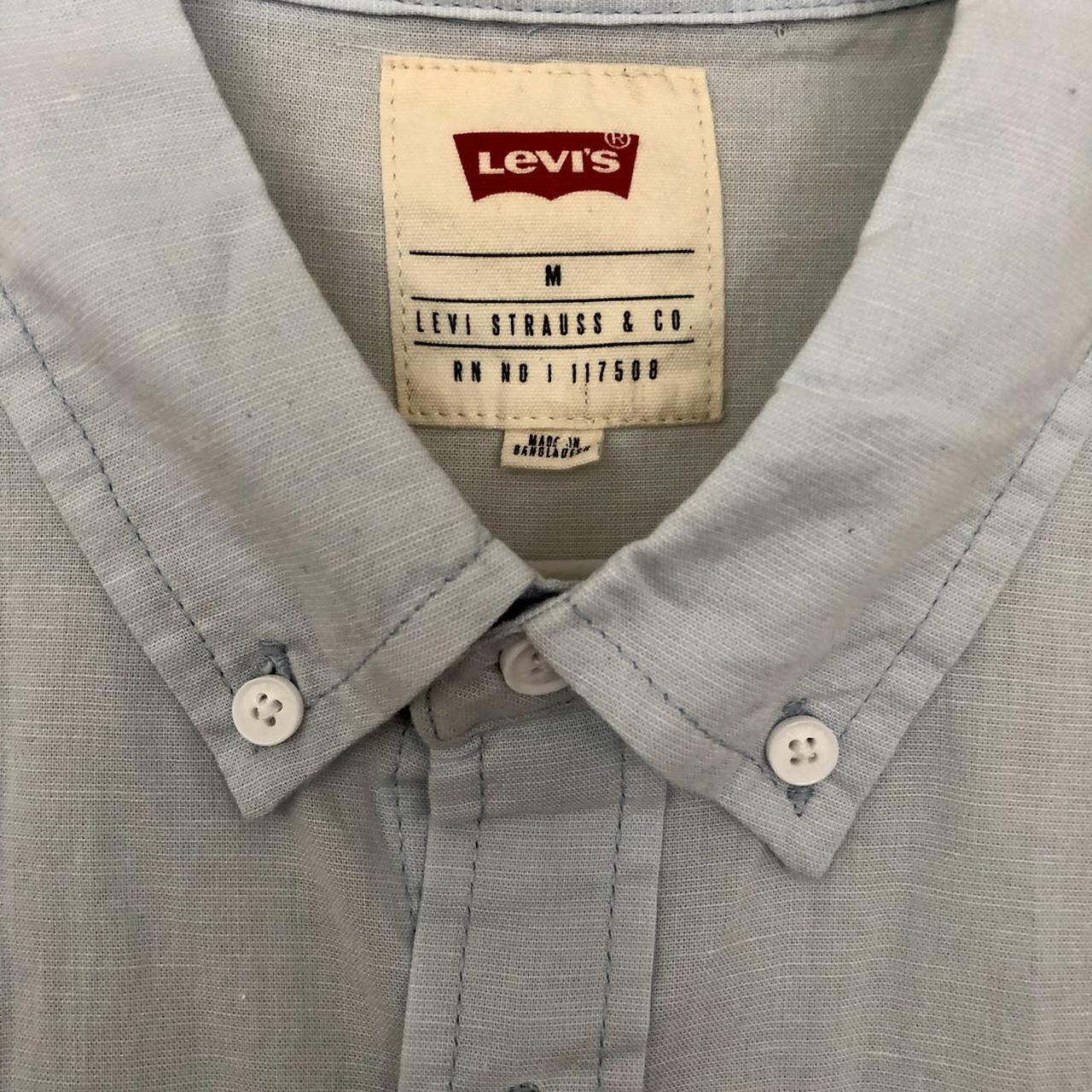 Product Image 3 - NWT Men's chambray Levi's button