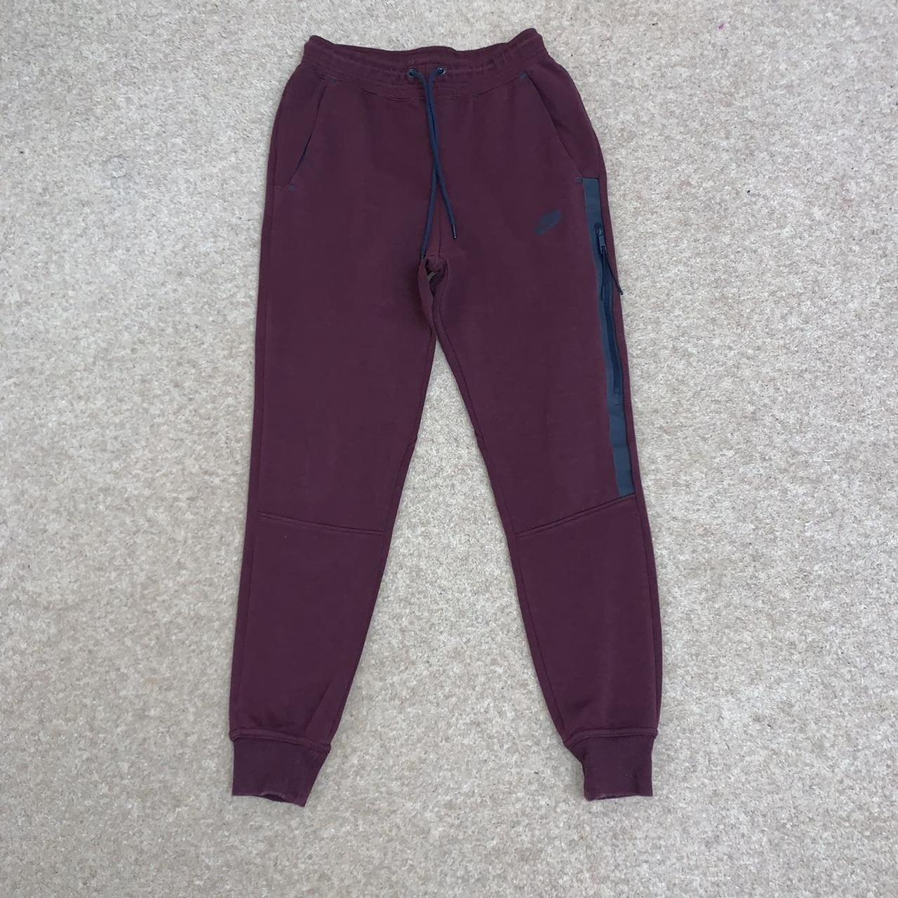 Womens burgundy nike on sale tracksuit