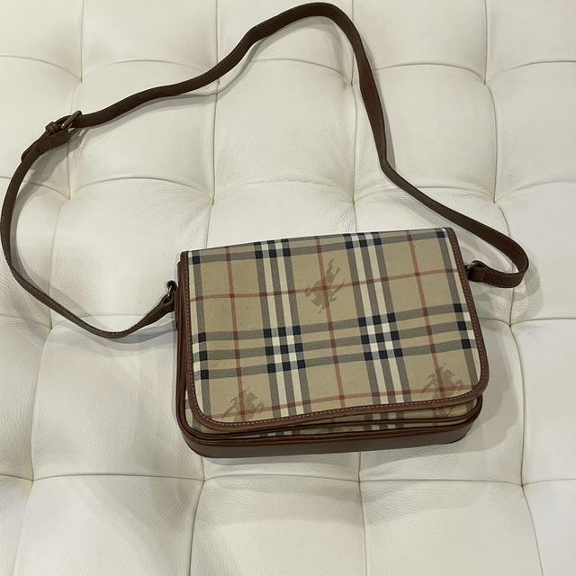 BURBERRY Shoulder Bag Size: Medium Aprx: L13” x H6” - Depop