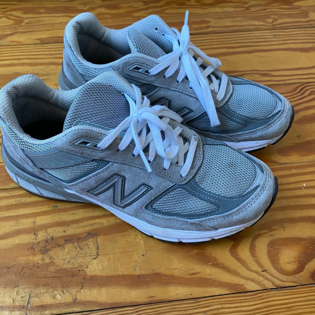 New Balance Men's Grey and White Trainers | Depop