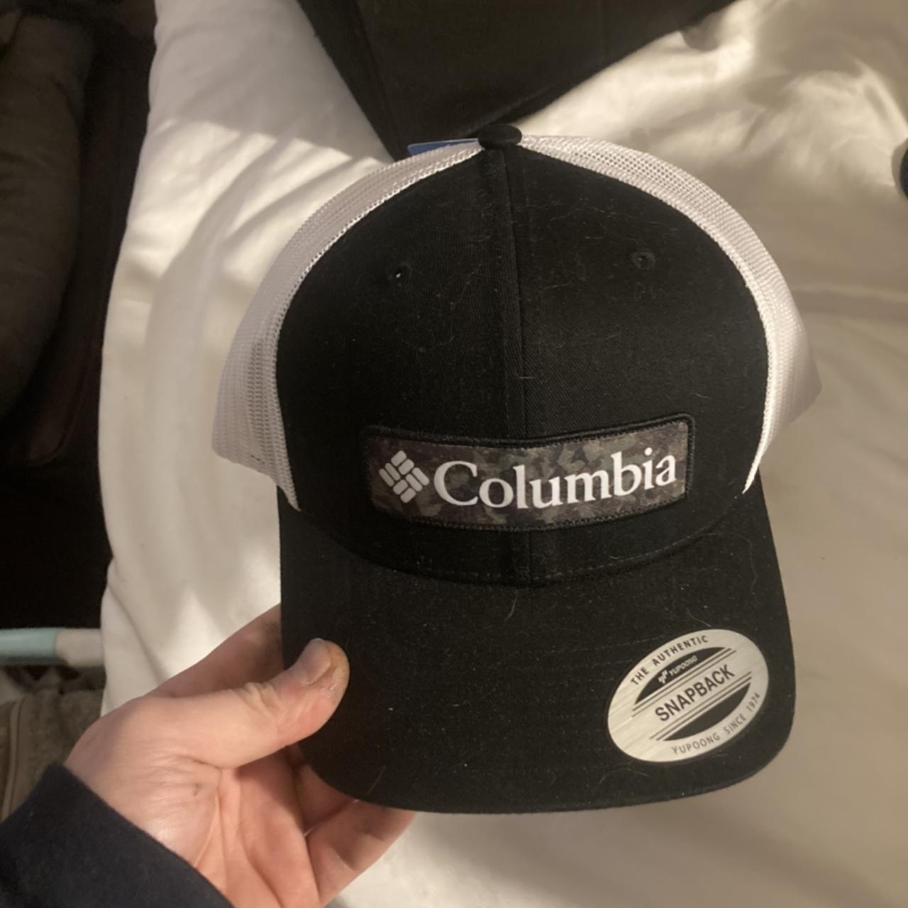 Columbia SnapBack hat - Depop