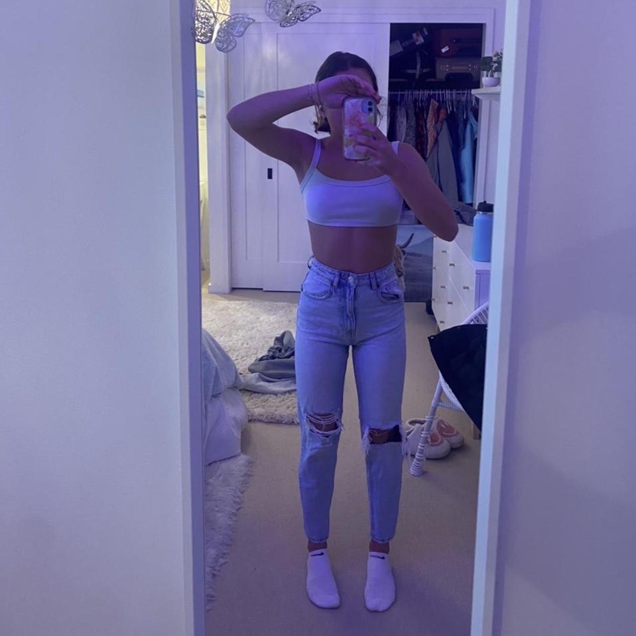 Super cute light wash Zara jeans! Size 0 but fit... Depop