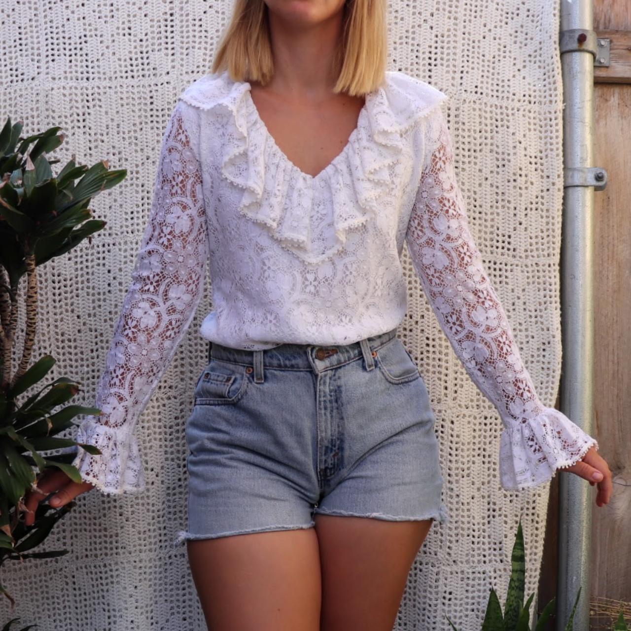 70s White Floral Lace Top w/ Bell Sleeves and Ruffle...