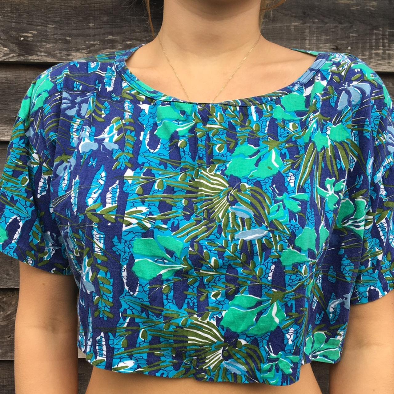 patterned-crop-top-size-8-10-depop