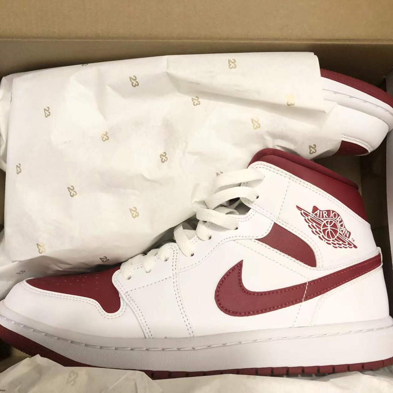 Air Jordan 1 Mid Reverse Chicago (White/Pomegranate)(BQ6472-161