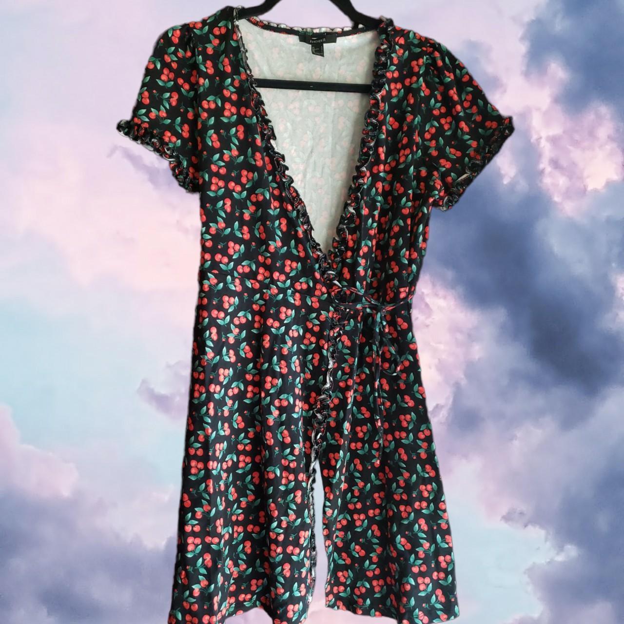 Product Image 1 - Forever 21 size Large cherry