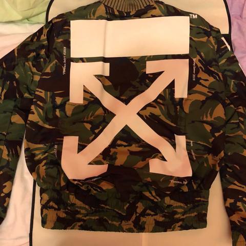 Off white camo top bomber