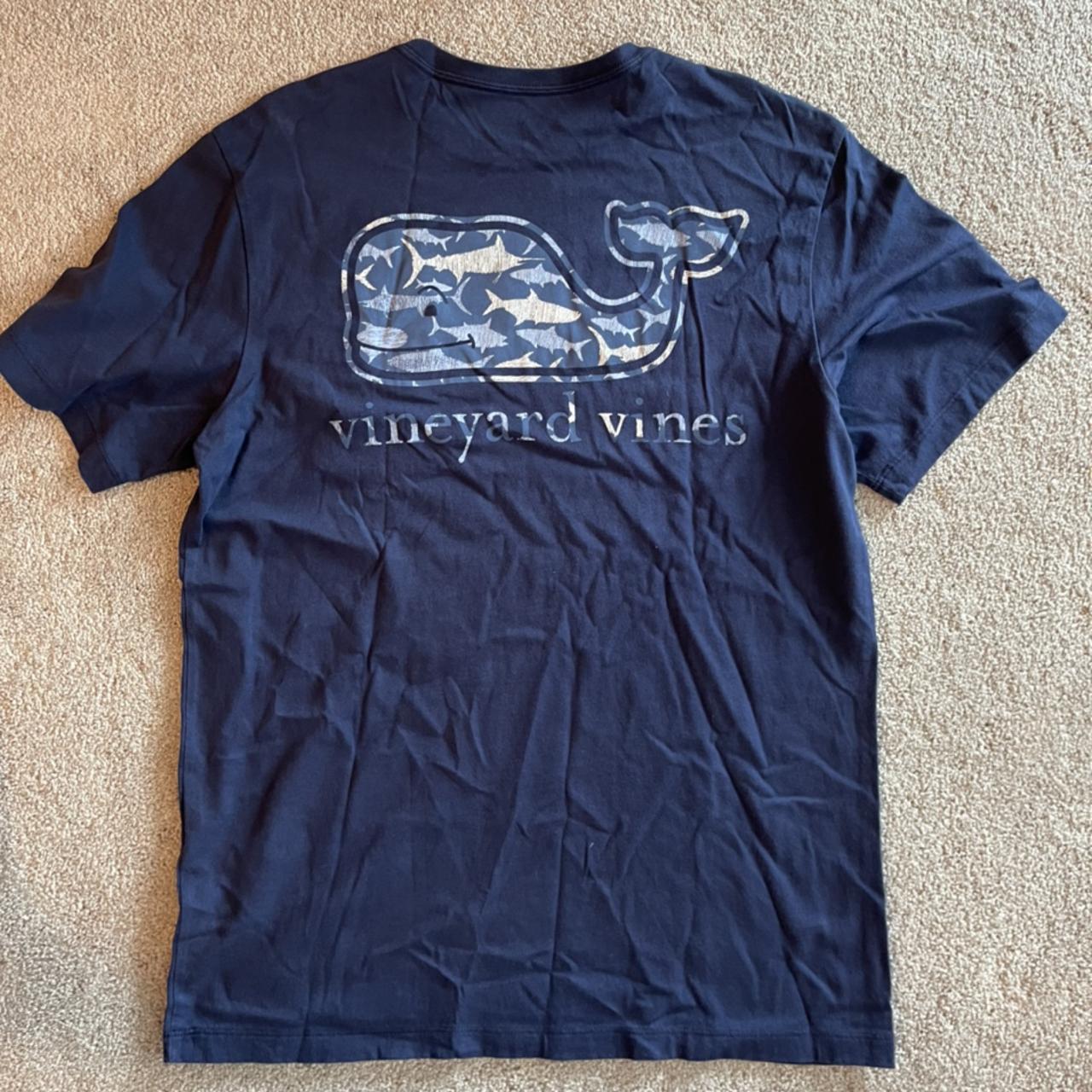 Vineyard Vines Men's Blue and Navy T-shirt | Depop