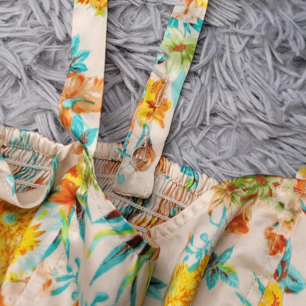 Product Image 4 - A little unstitching in the
