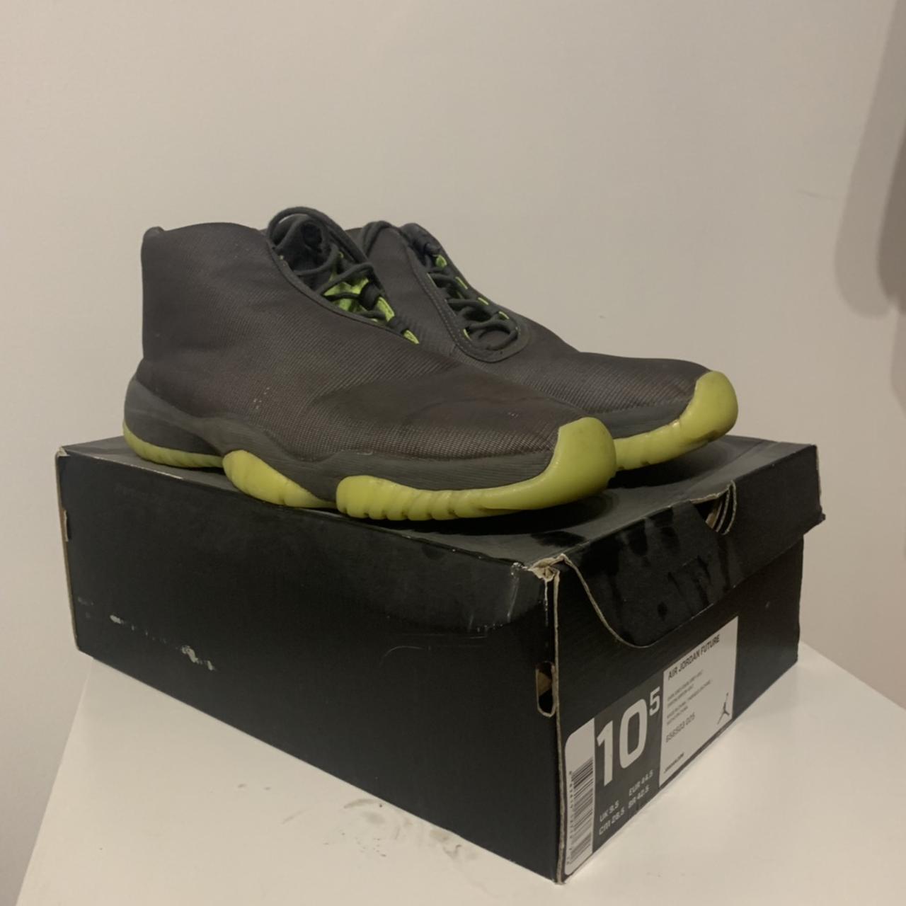 jordan future size 8