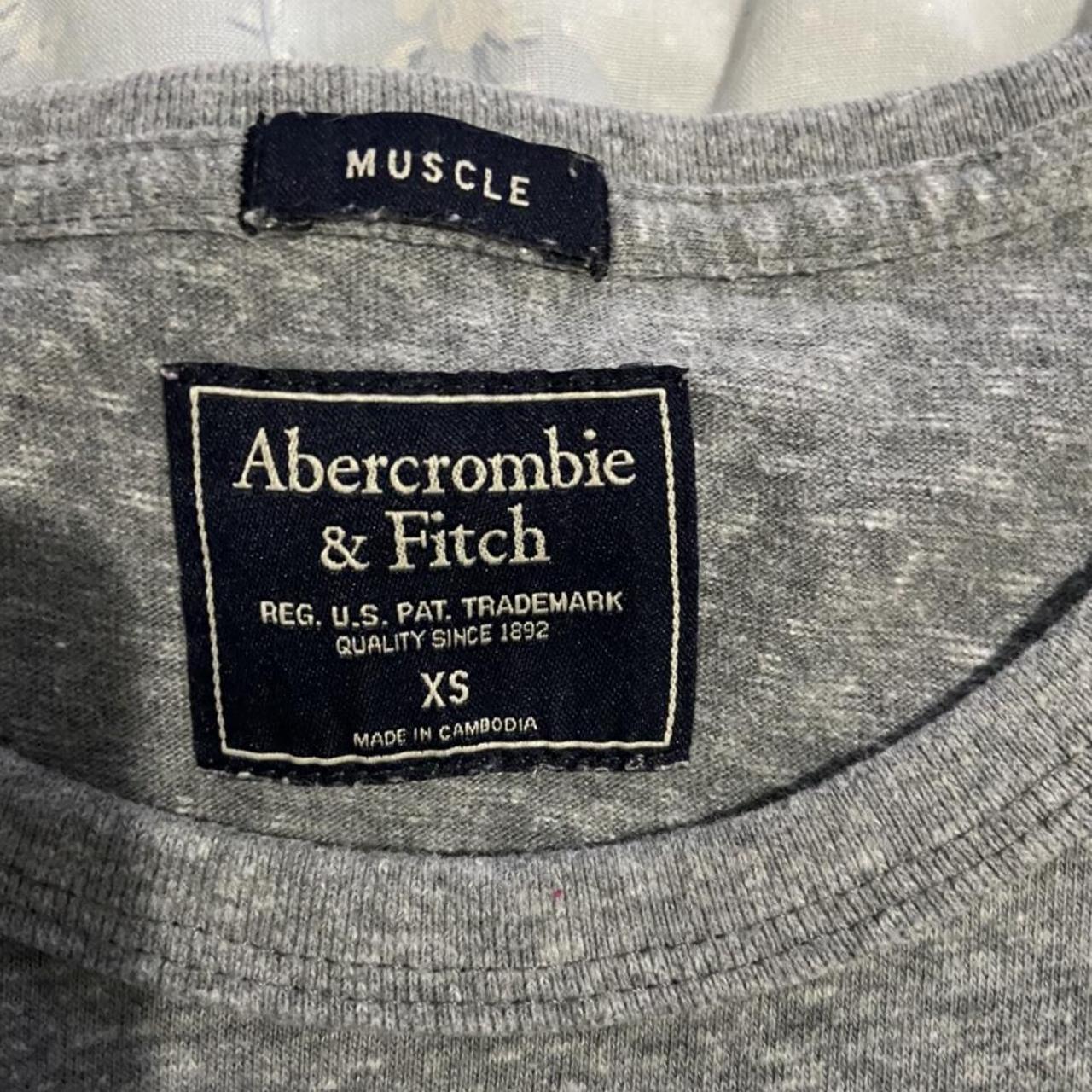 Abercrombie & Fitch Women's Grey and White T-shirt | Depop