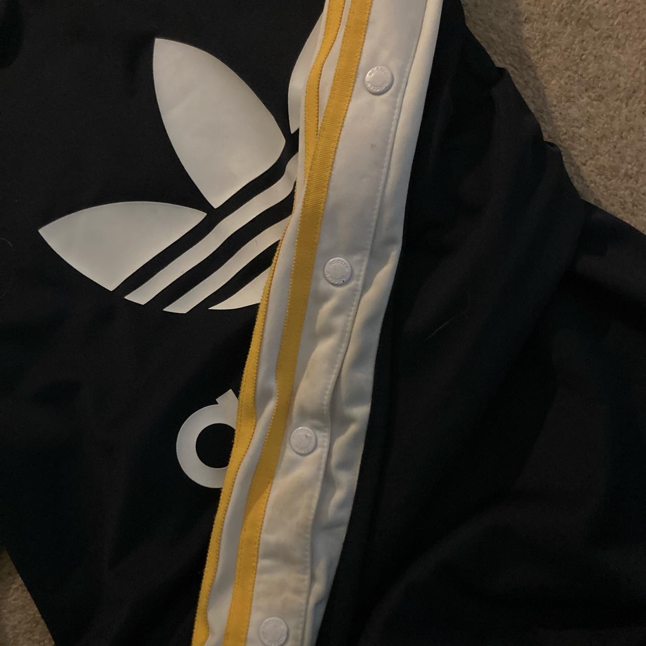 Adidas originals 2024 yellow jumper