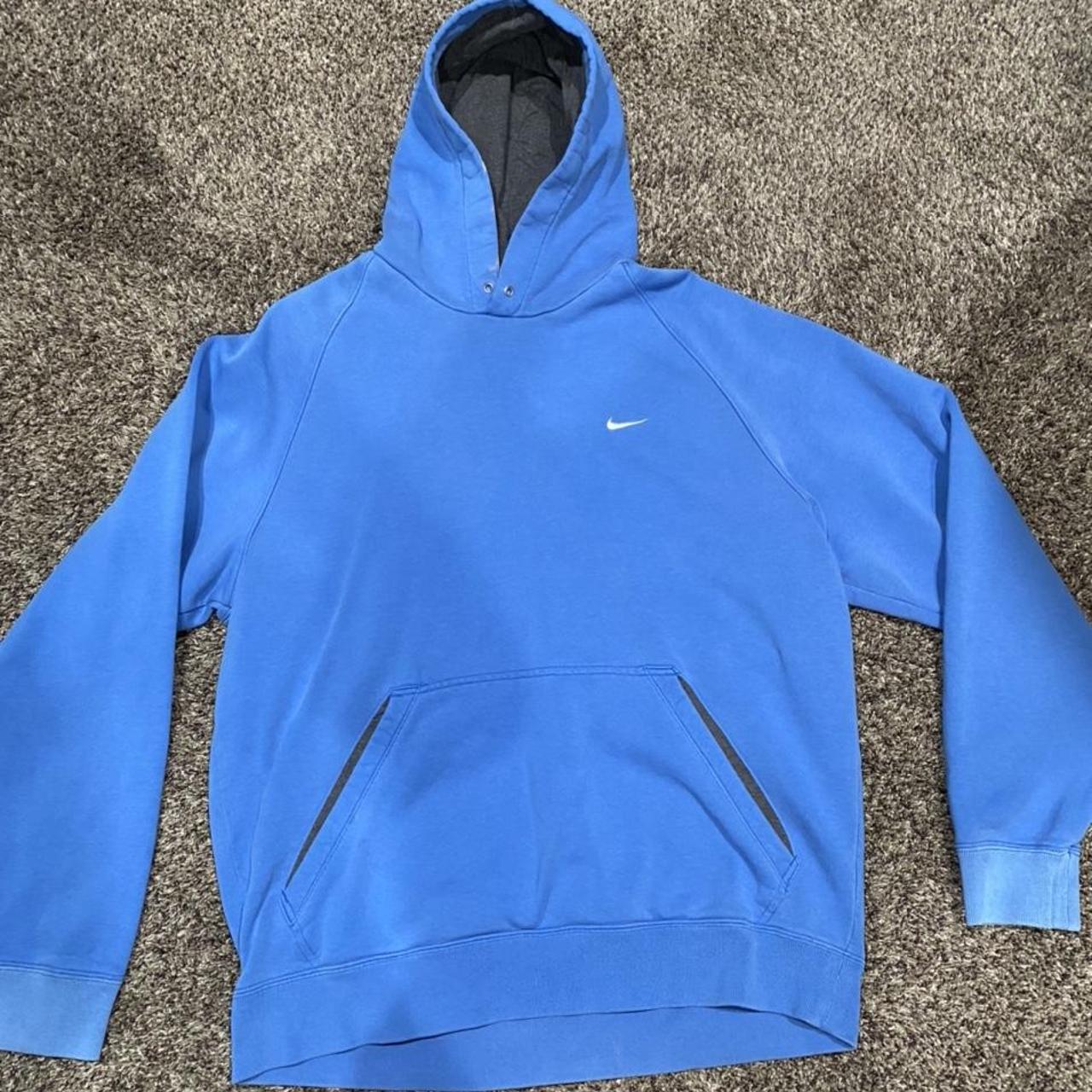 Baby blue 2024 nike hoodie vintage