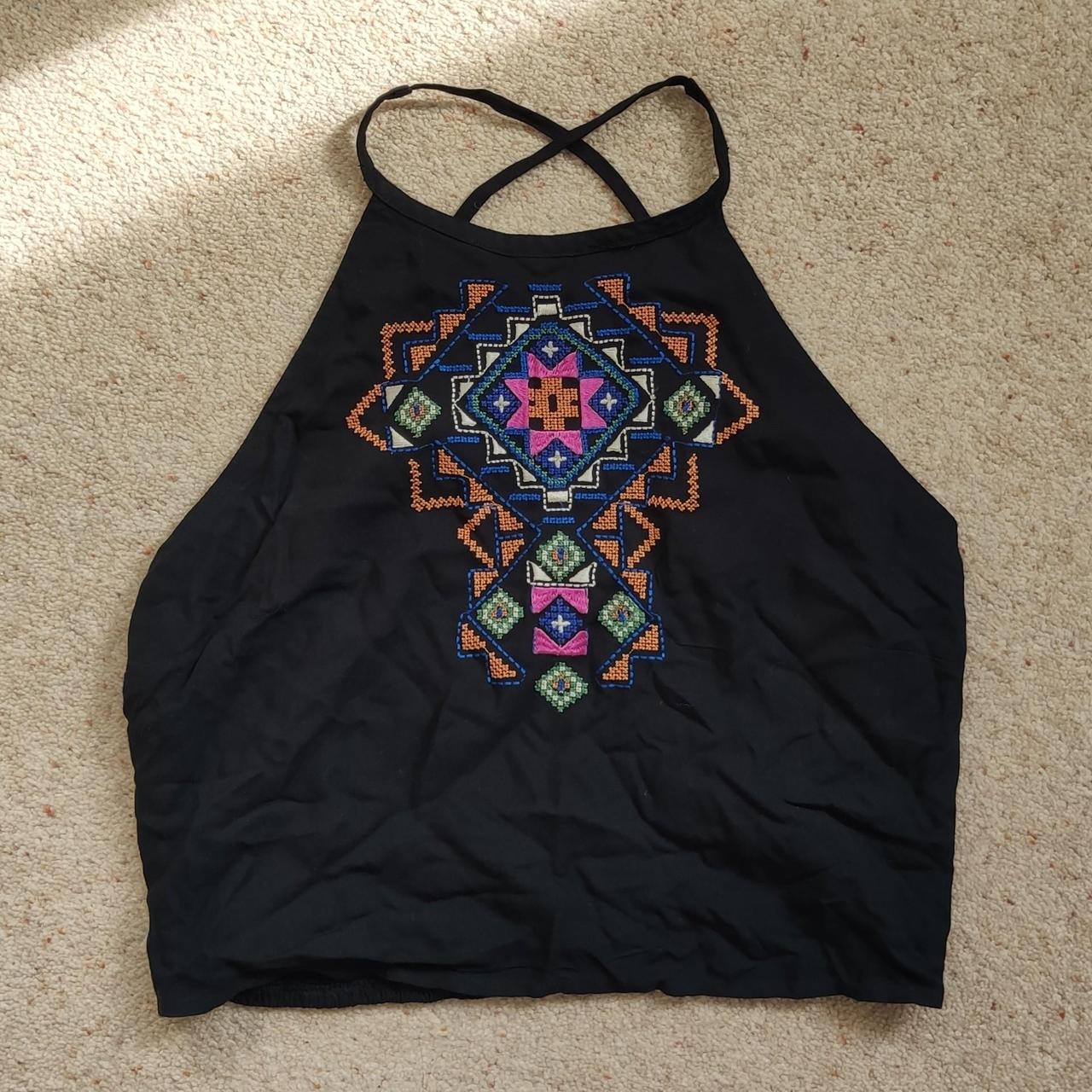 Hollister Co. Women's Black and Brown Crop-top | Depop