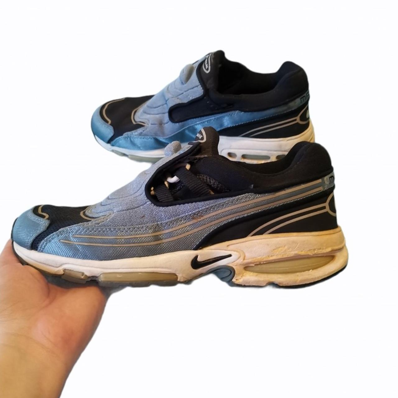 ladies navy nike trainers