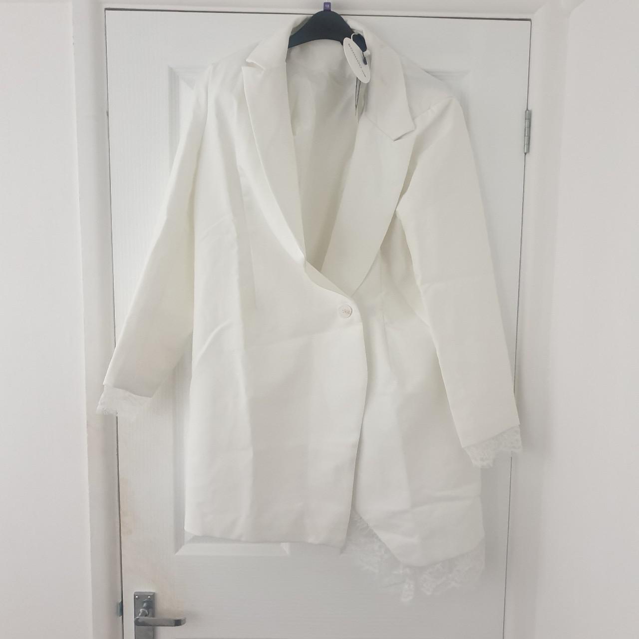 white blazer size 18