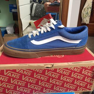 Vans old skool on sale blue gum sole