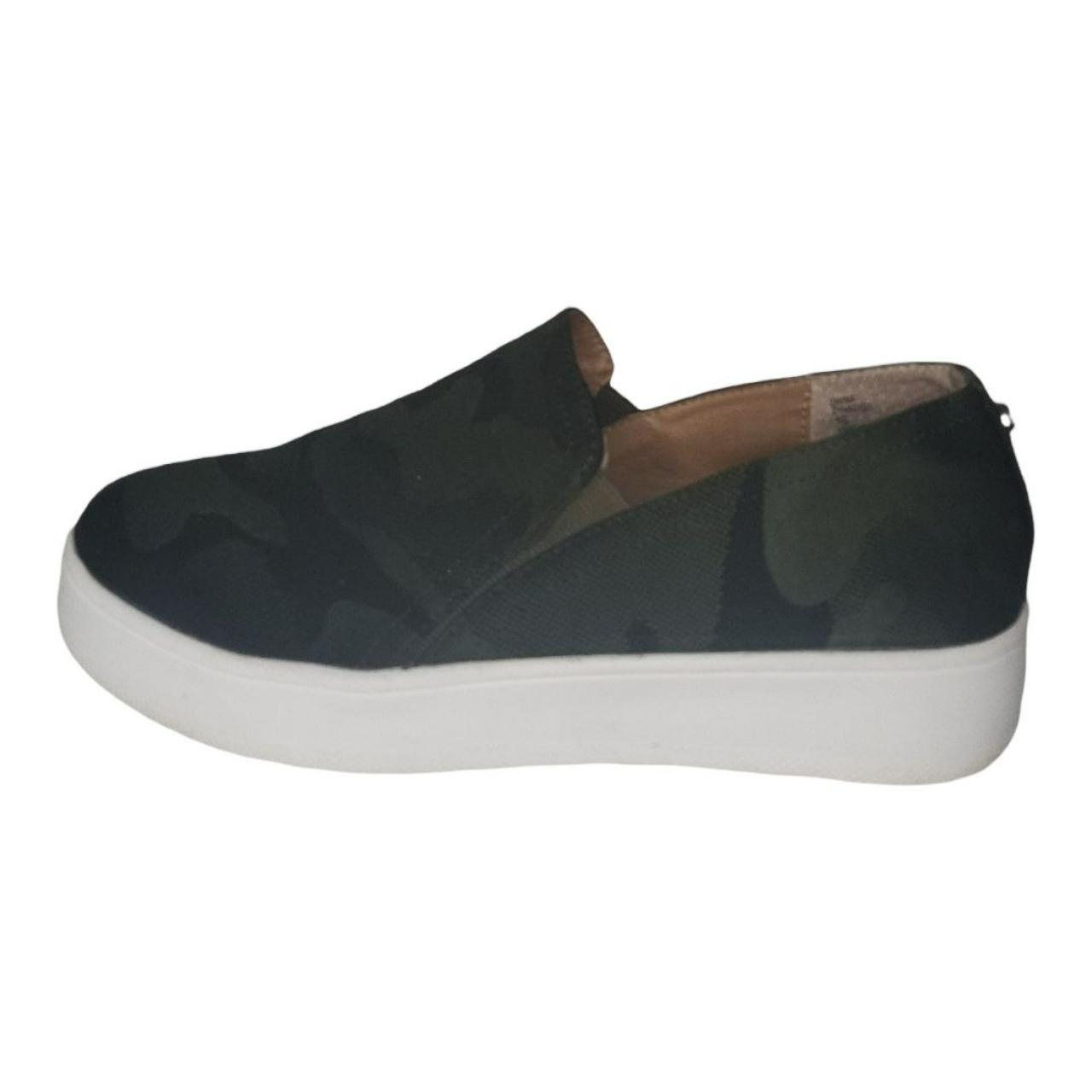 Steve madden camo on sale slip on shoes