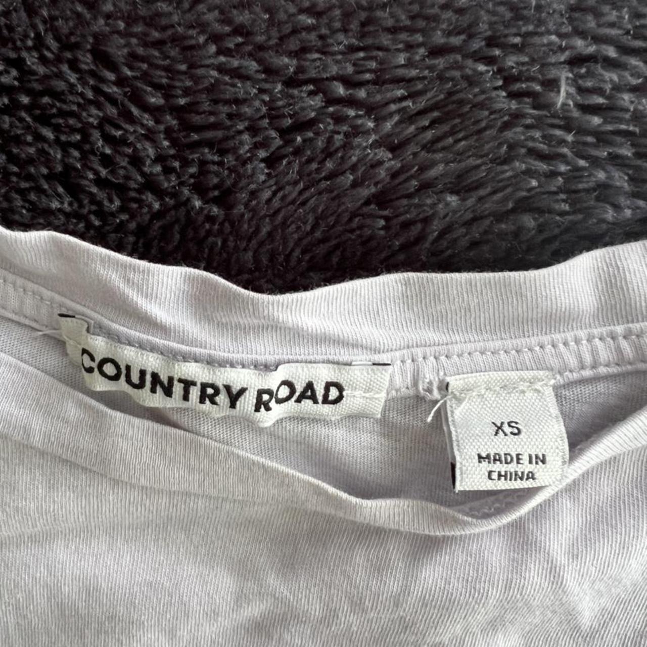 country road t shirt- size XS gorgeous lilac pastel... - Depop