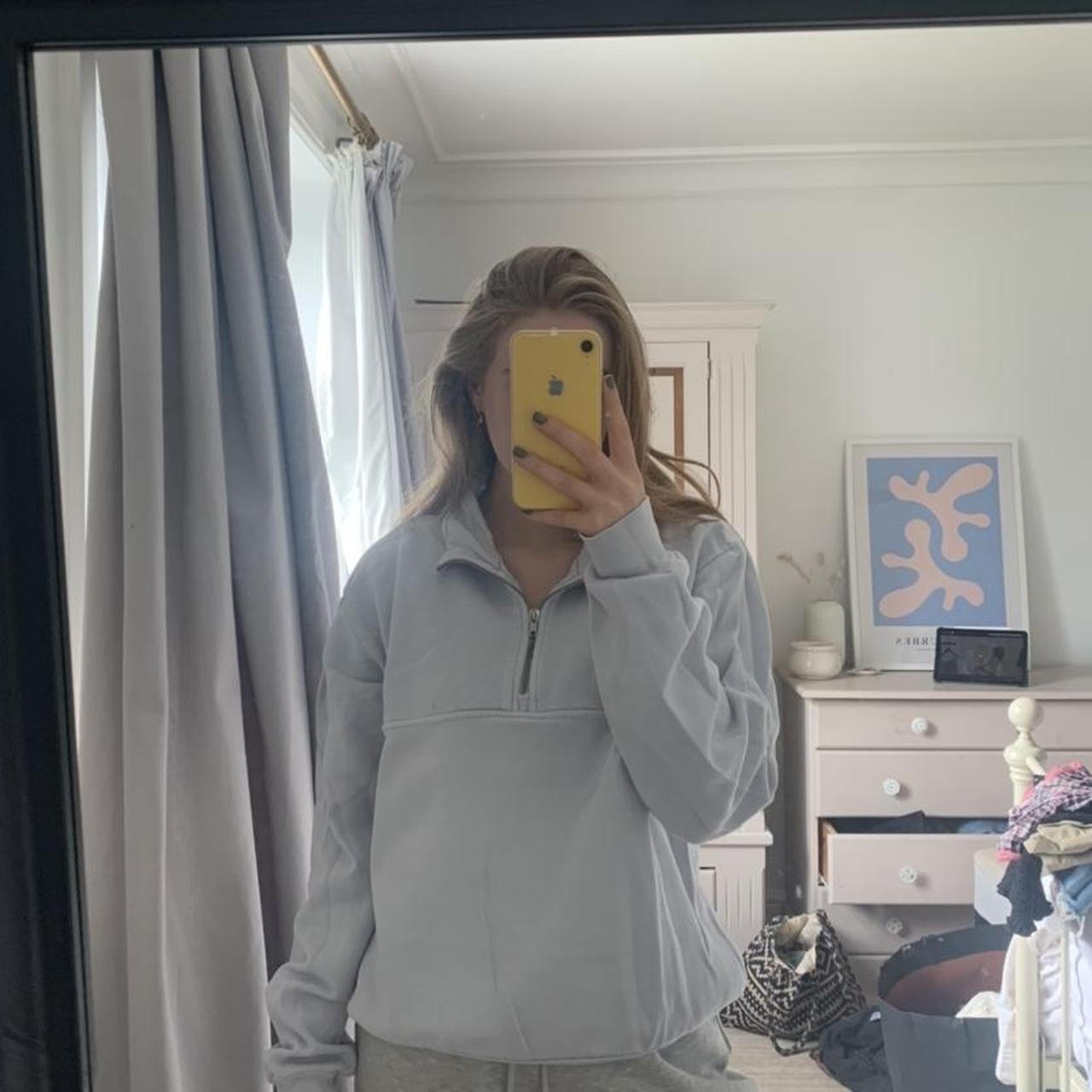 brandy melville blue sweatshirt