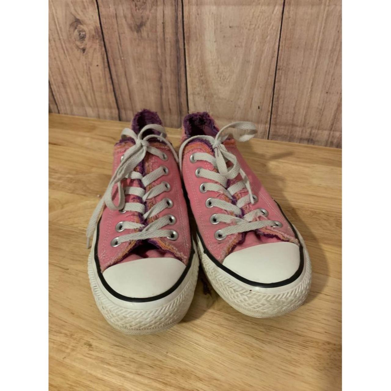 Converse deals pink laces