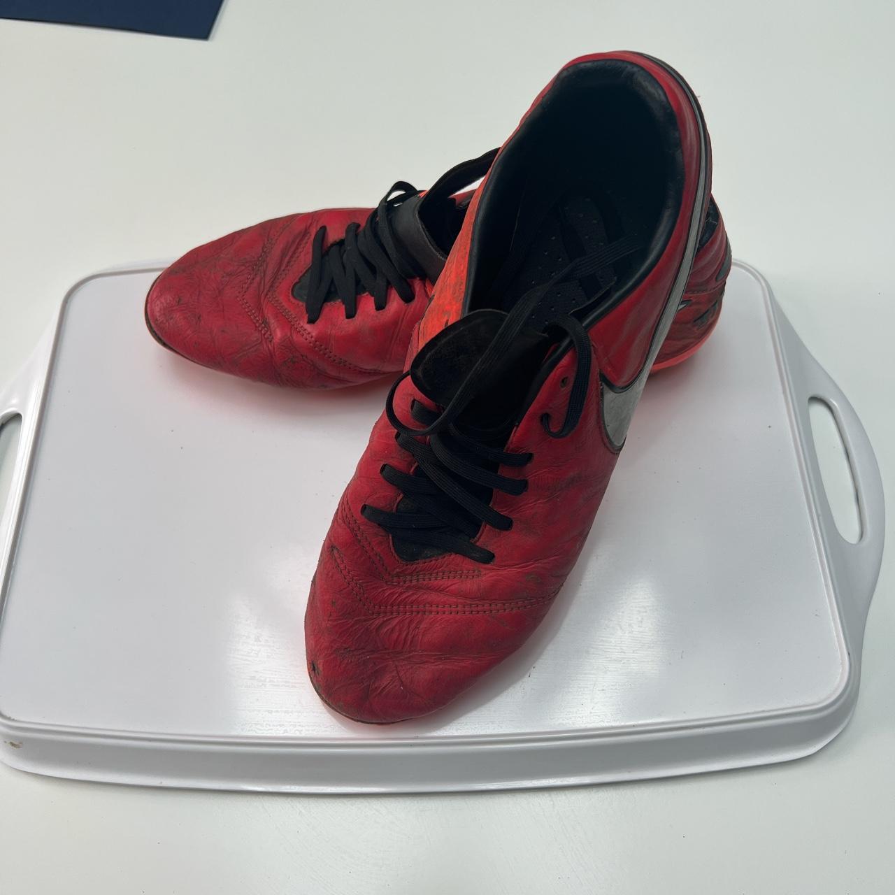 henry chadwicks nike red