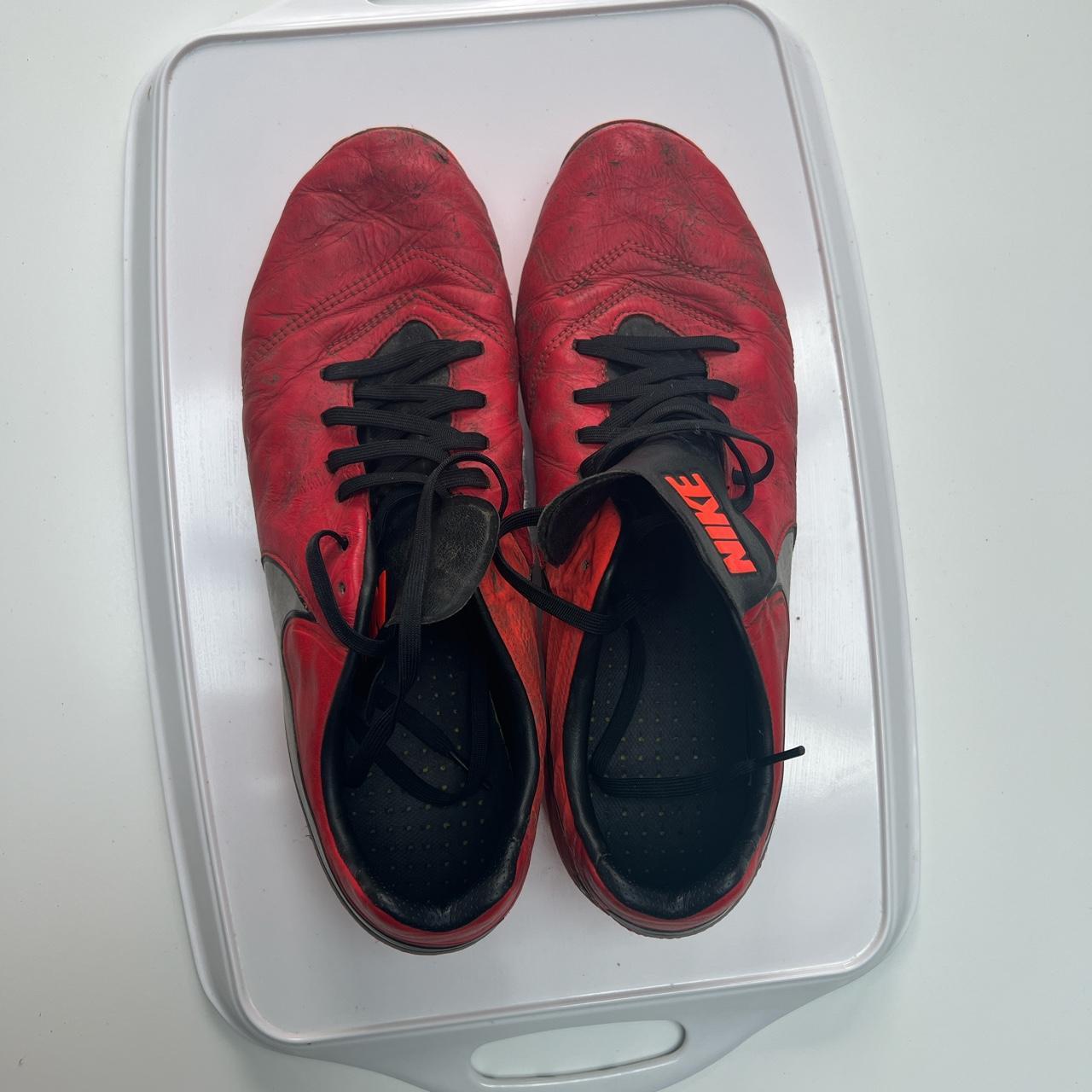 henry chadwicks nike red