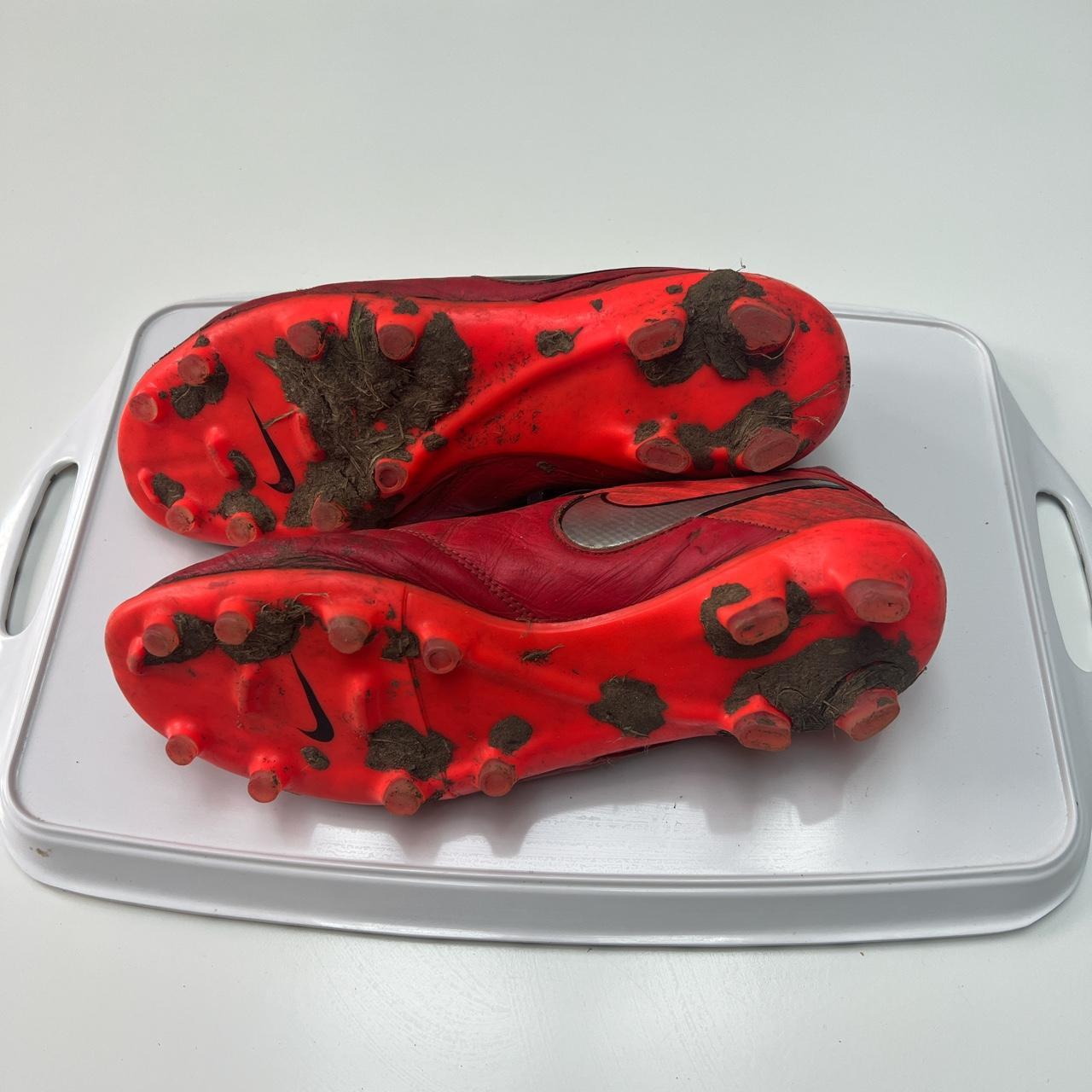 henry chadwicks nike red