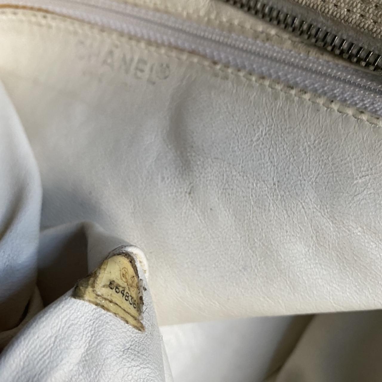 ◼️ Chanel vintage Boston bag, white canvas and grey - Depop