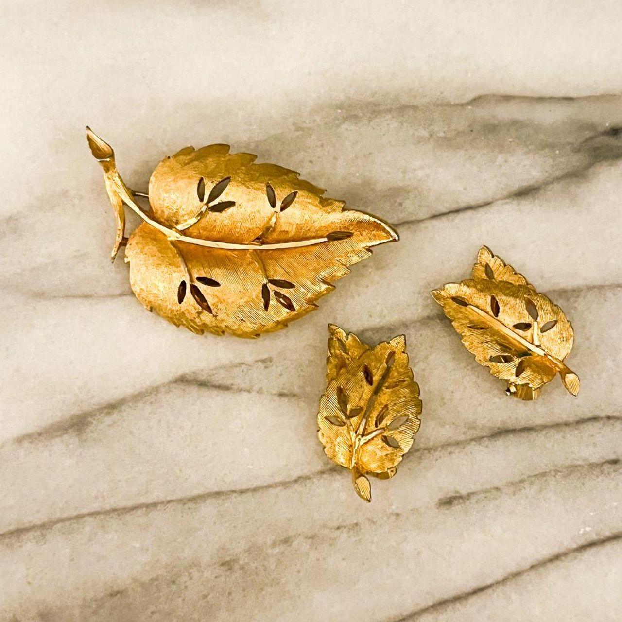 Vintage BSK Leaf Jewelry Set Set includes Brooch