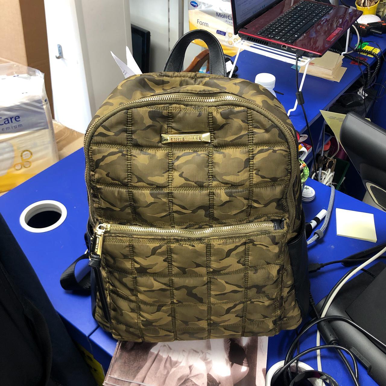 steve madden camo backpack