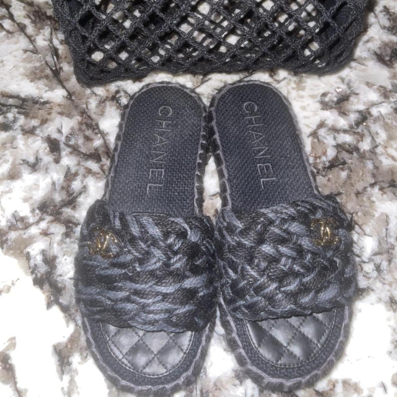 Chanel Braided Knit sandals. Black / navy. Size 38.