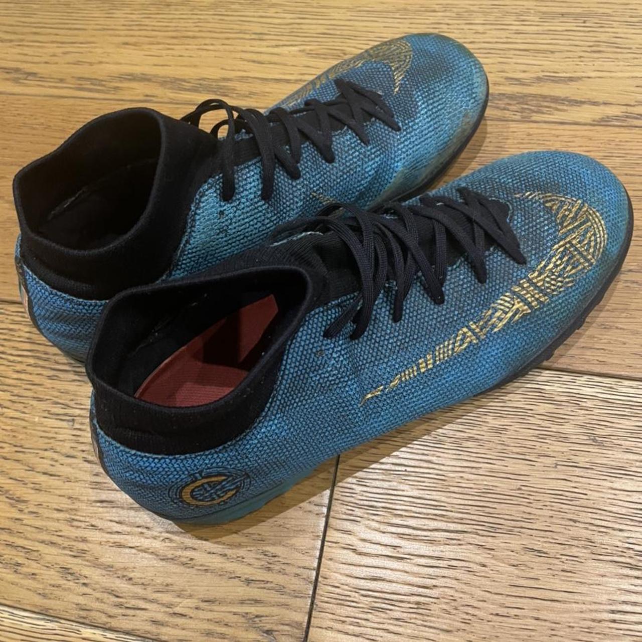 Nike football shoes Uk 7 Pictures show minor... Depop