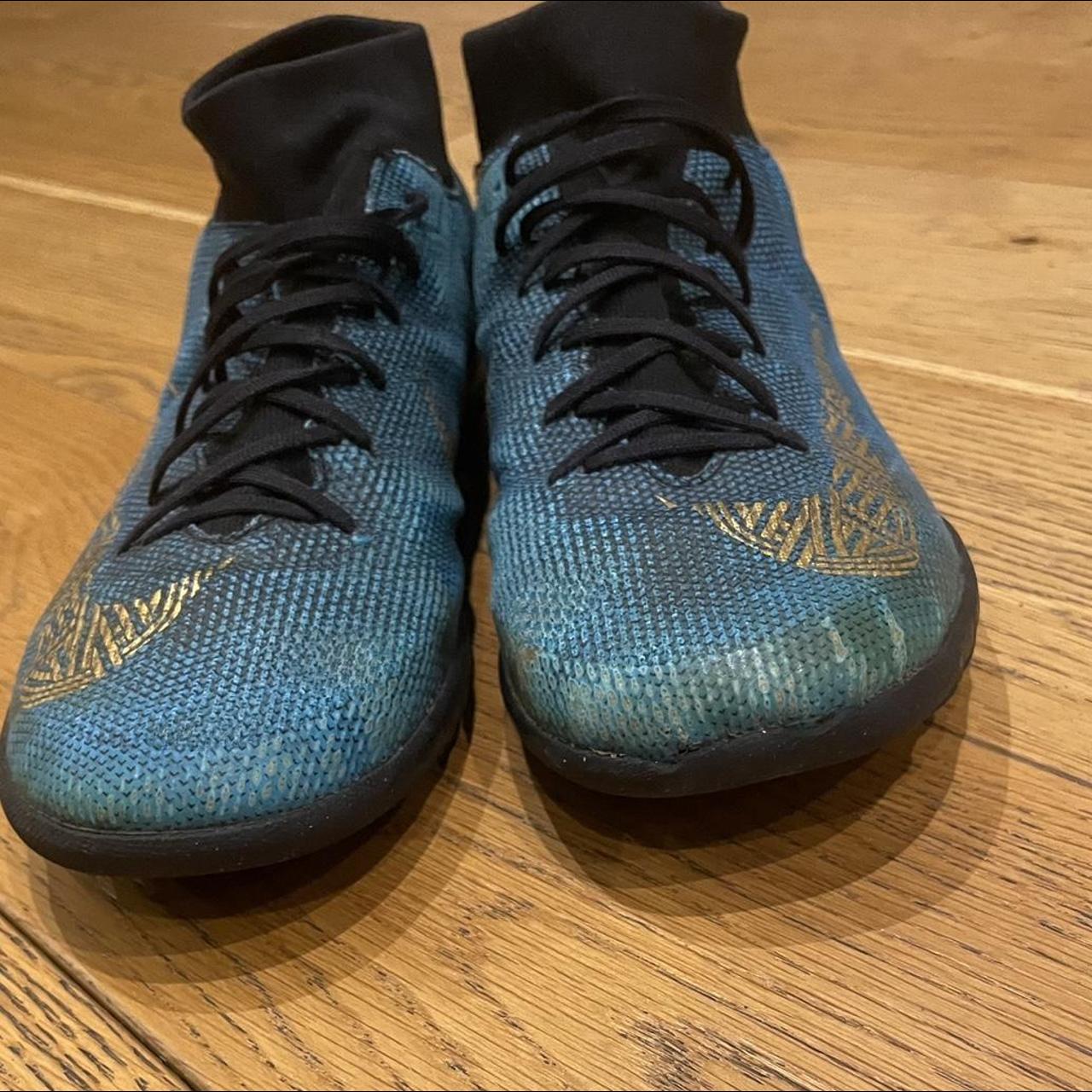 Nike football shoes Uk 7 Pictures show minor... Depop