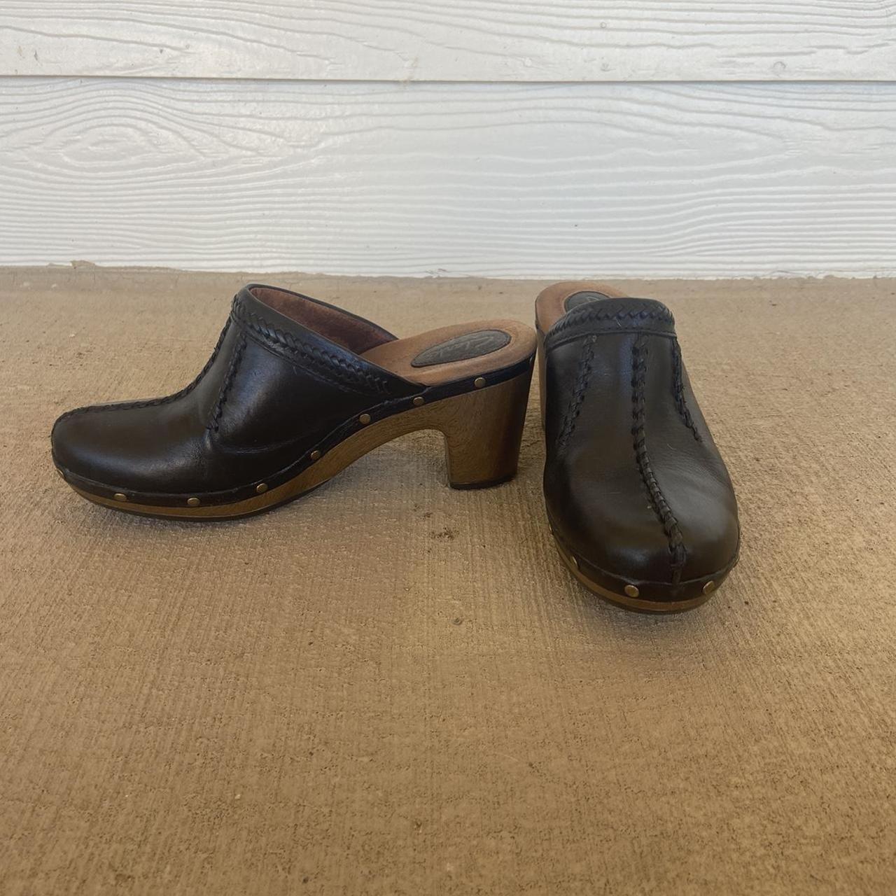 Clarks Women's Black and Brown Clogs | Depop