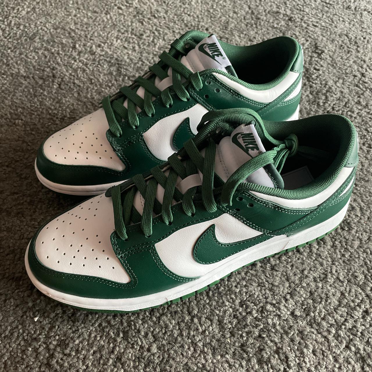 dunk low michigan green