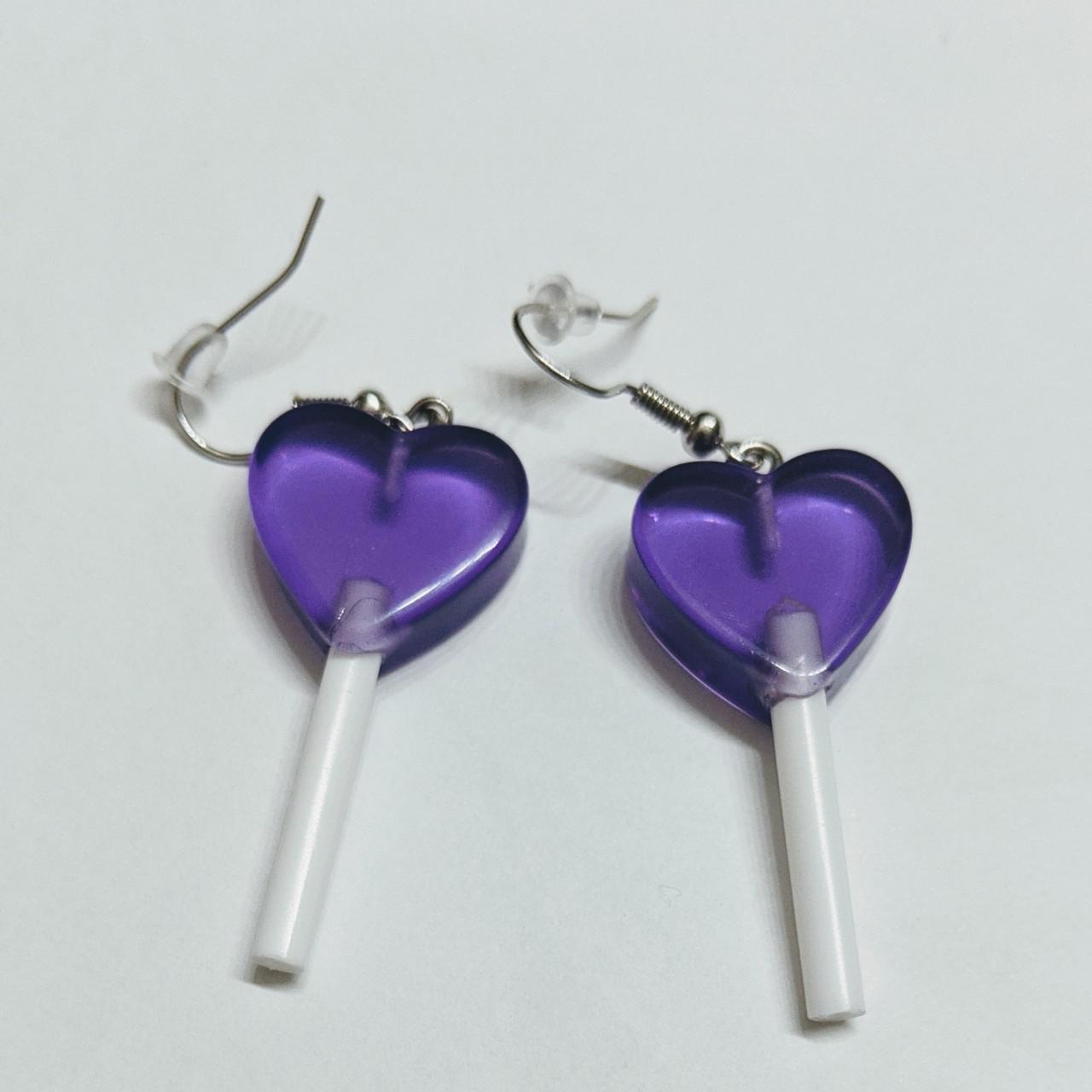 Product Image 1 - These cute heart lollypop earrings